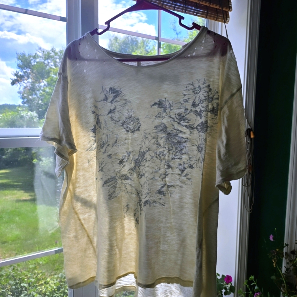 Magnolia Pearl Floral Tee One Size